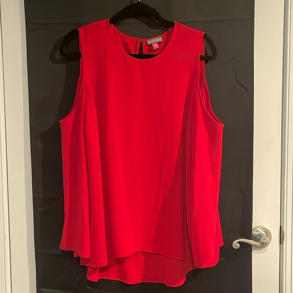 Vince Camuto Tops - Red open shoulder Vince Camuto long sleeve blouse size medium women’s